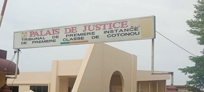 Rodéo urbain « Zéwé » : deux jeunes présentés au procureur de Cotonou