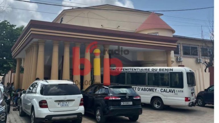 Procès de Me Magloire Yansunu : le dossier renvoyé au 27 avril 2026.